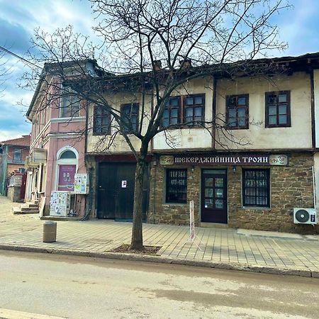 Дом Тодор И Тота Мутевски Troyan  Luaran gambar